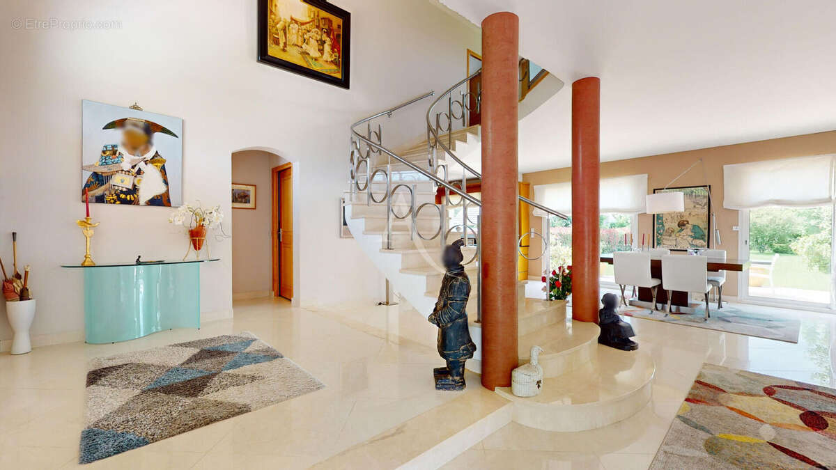 Maison à OZOIR-LA-FERRIERE