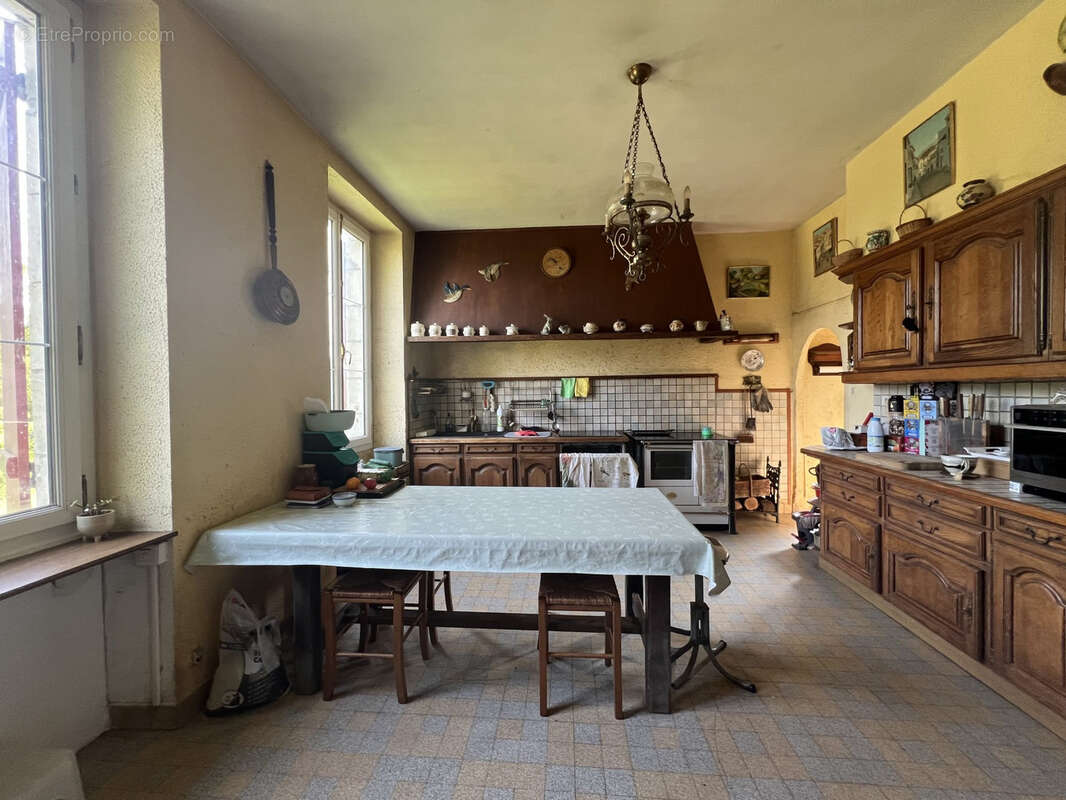 Maison à LE CHATELET