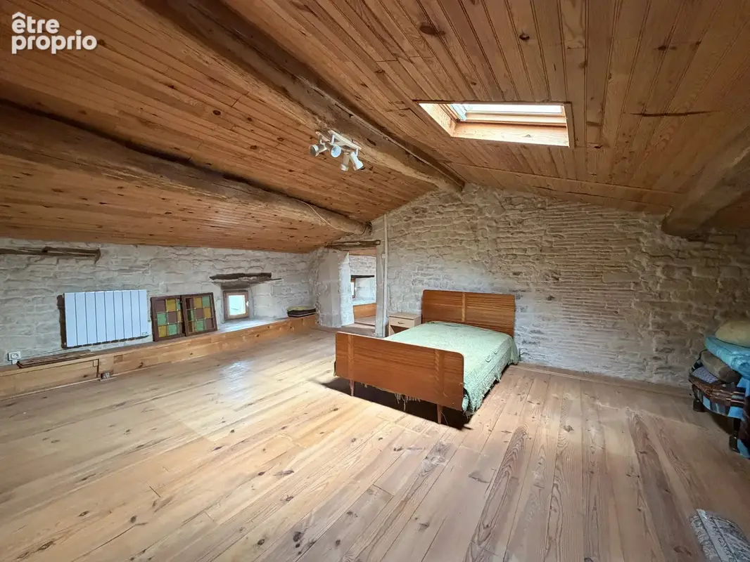 Maison en pierre pleine de potentiel à proximité d’Aigre et de Tusson - photo 14