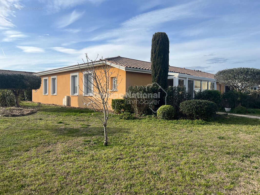 Maison à JONQUIERES-SAINT-VINCENT