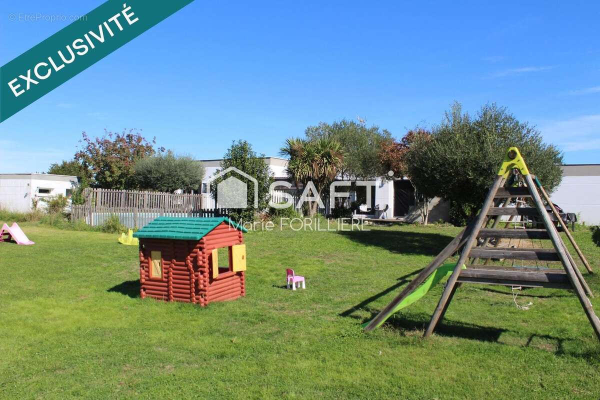 Photo 8 - Maison à CAMIAC-ET-SAINT-DENIS