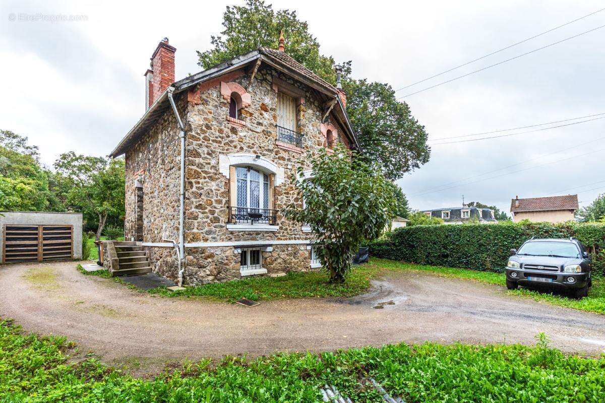 Maison à MONTMORENCY