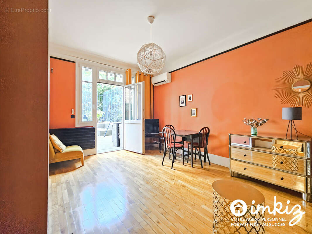 Appartement à PARIS-16E
