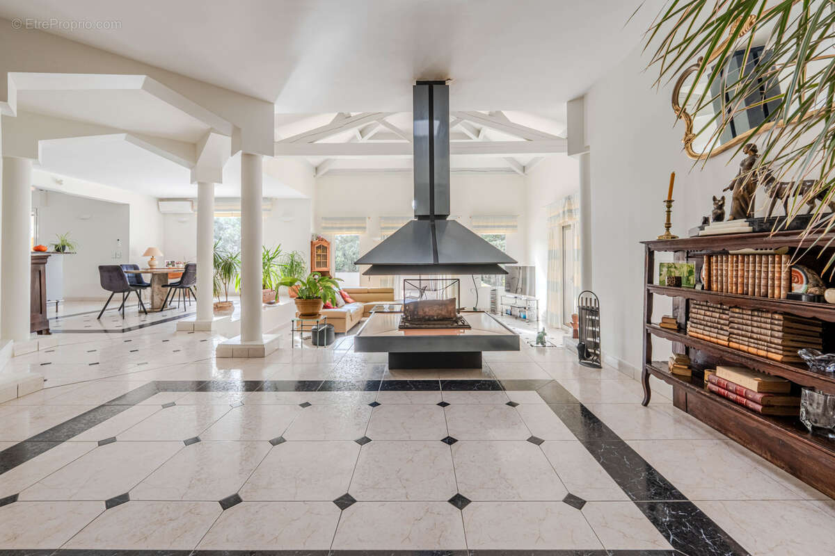 Maison à SAINT-MATHIEU-DE-TREVIERS