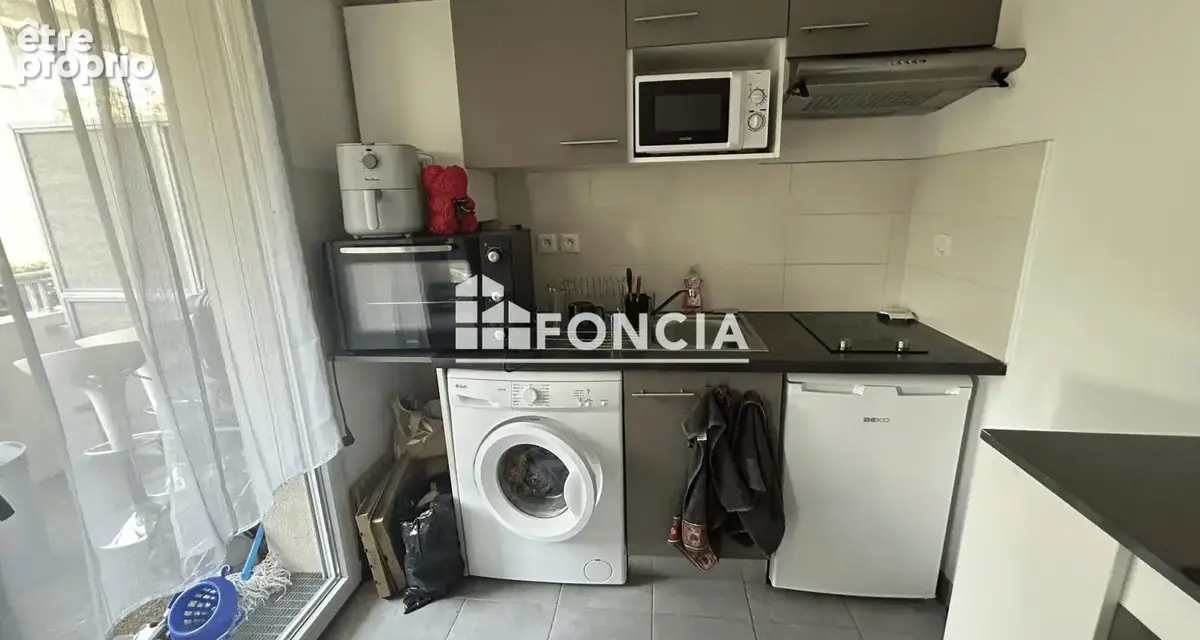 Grand T1 BIS  – 29 m² – Balcon, parking sous-sol – Saint-Jean - photo 4