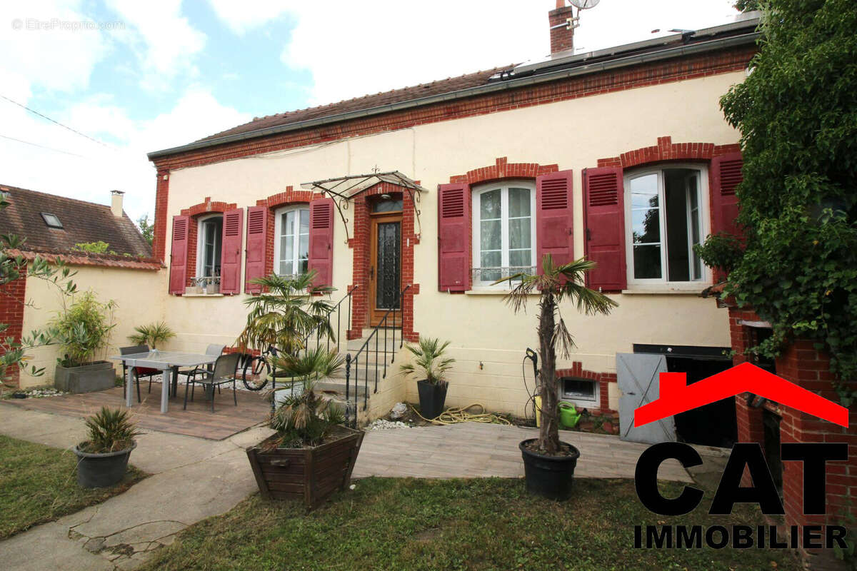 Maison à VERNOU-LA-CELLE-SUR-SEINE