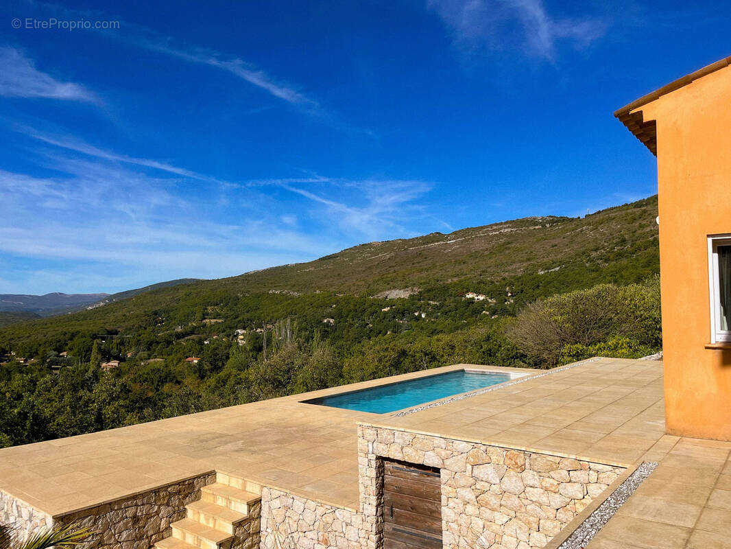 Maison à SAINT-VALLIER-DE-THIEY