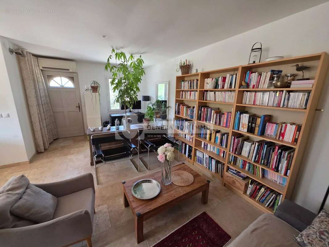 Villa T5 - Arles Pont de crau - photo 2