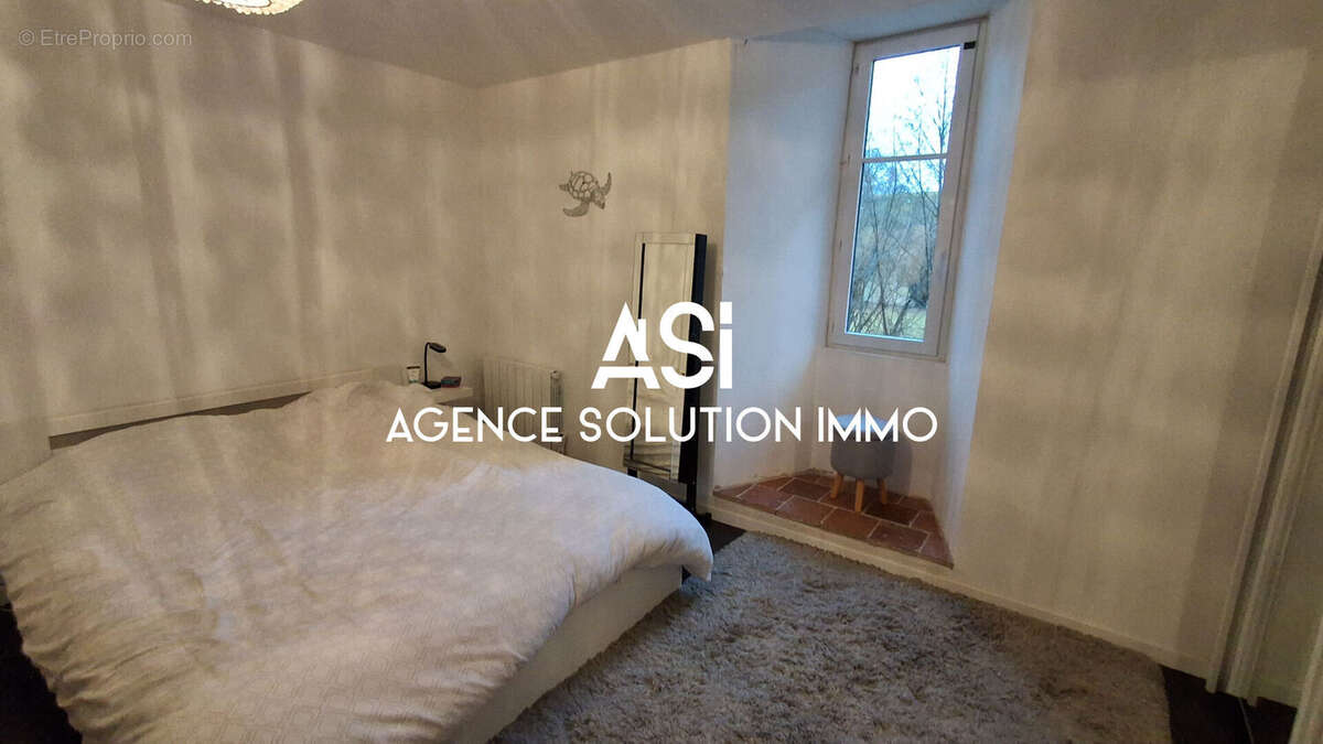 Maison à SAINT-GEORGES-LE-GAULTIER