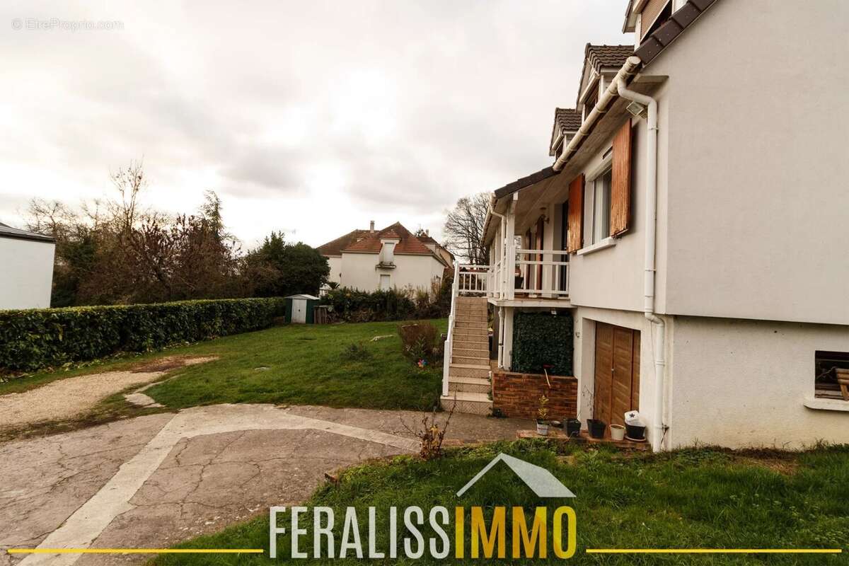 Maison à MEZY-SUR-SEINE