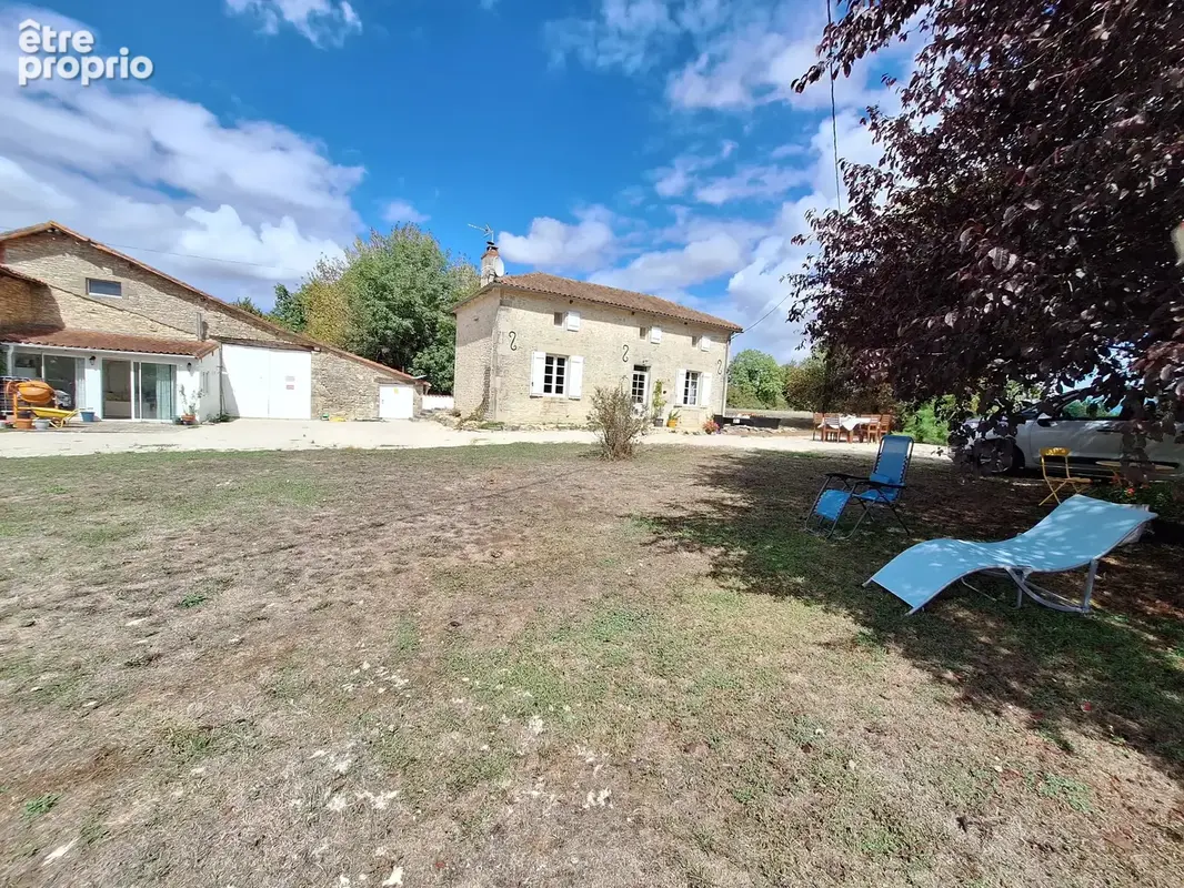 Belle propriété avec terrain et dépendances - photo 19