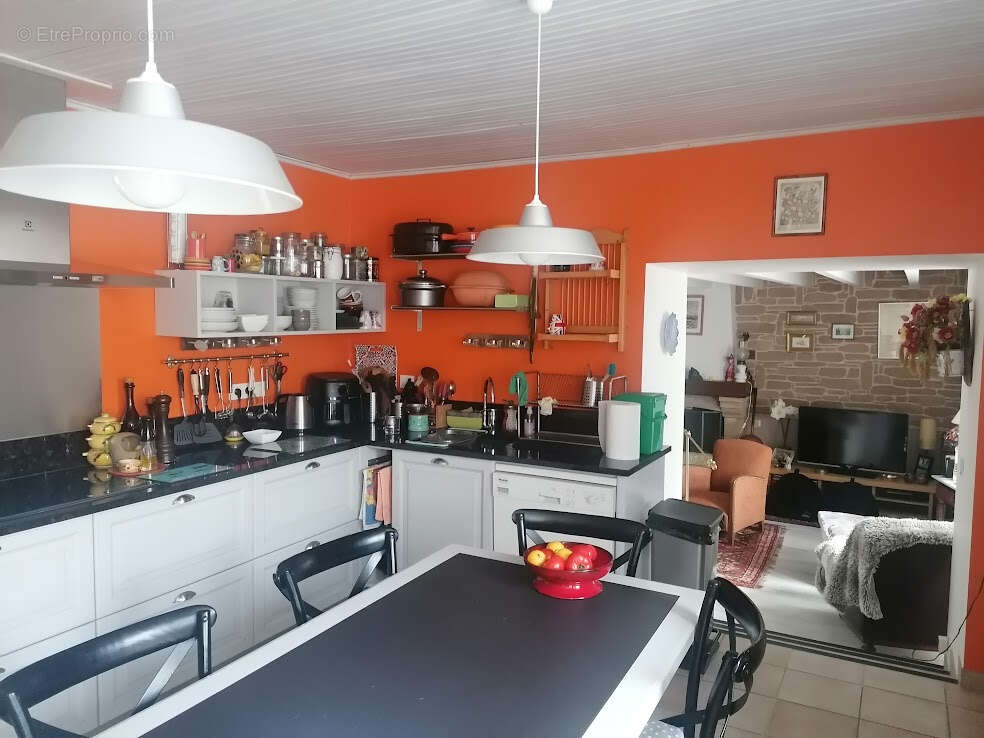 Maison à SAINT-ETIENNE-DE-MER-MORTE