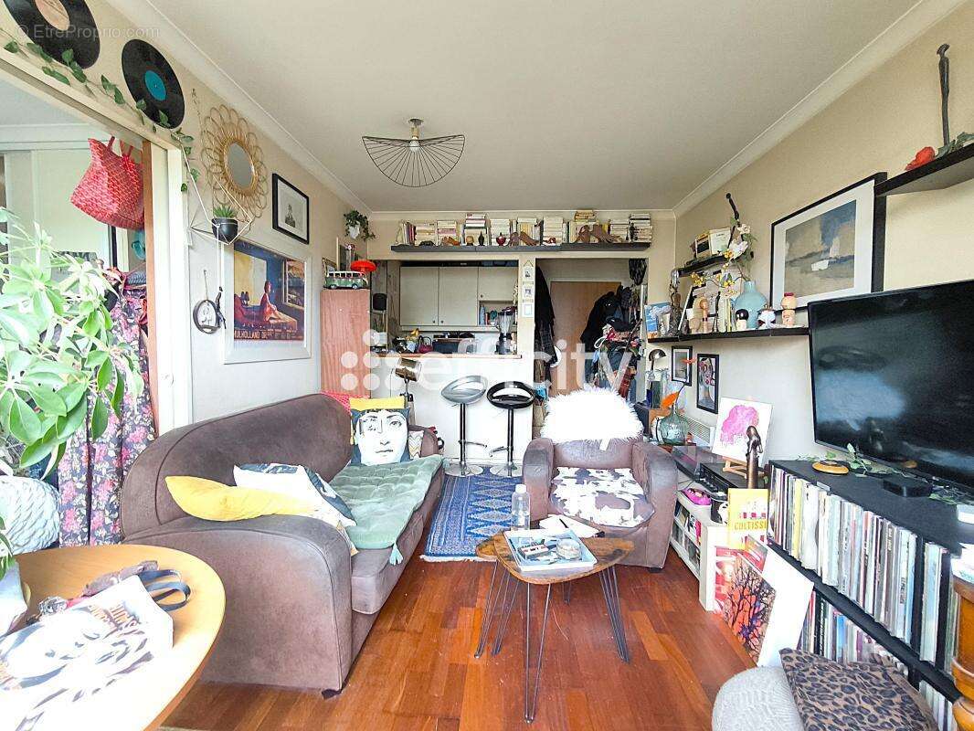 Appartement à PARIS-19E