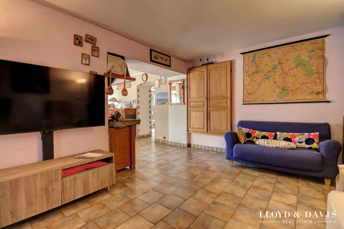 Maison à LESCHERAINES