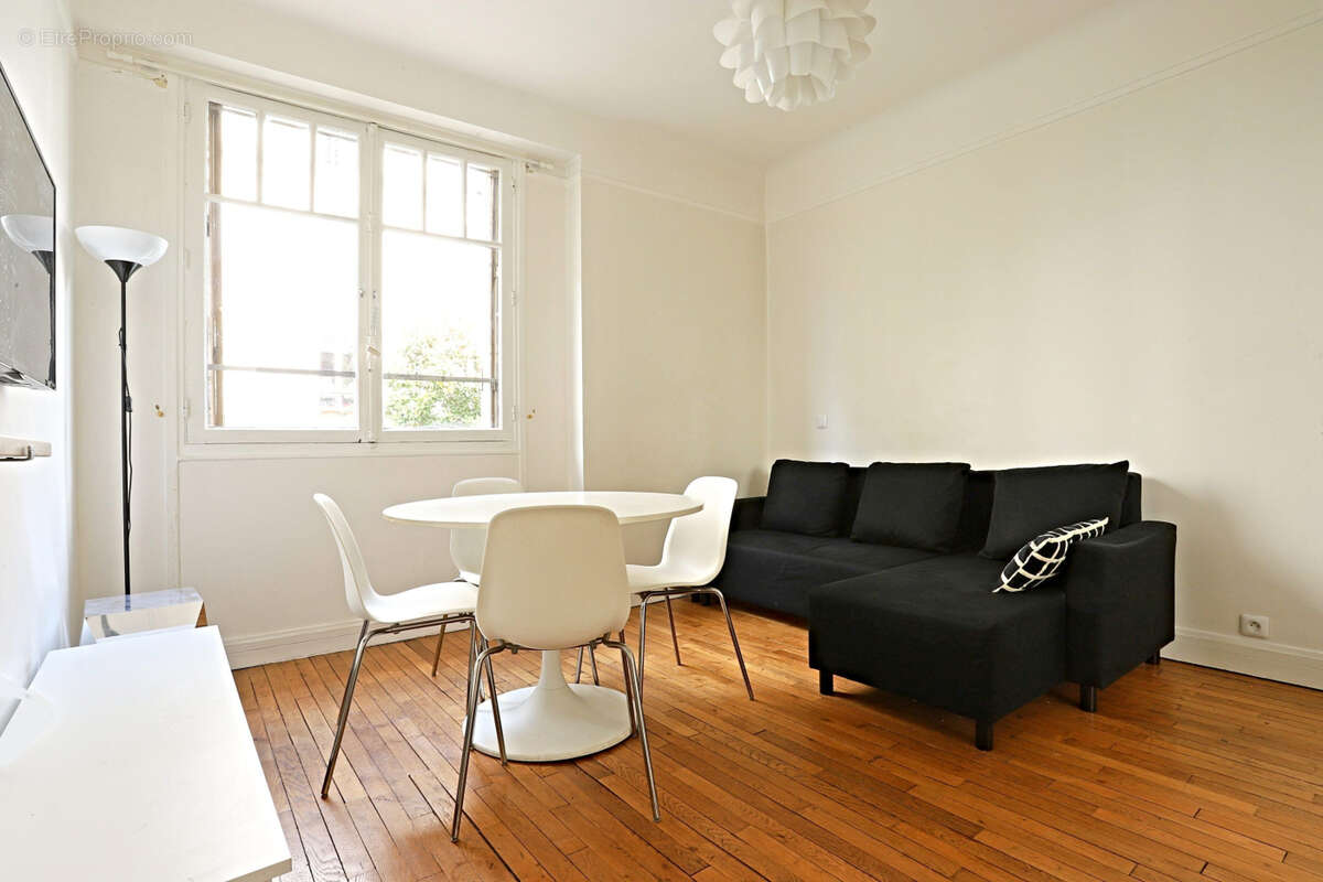 Appartement à PARIS-14E