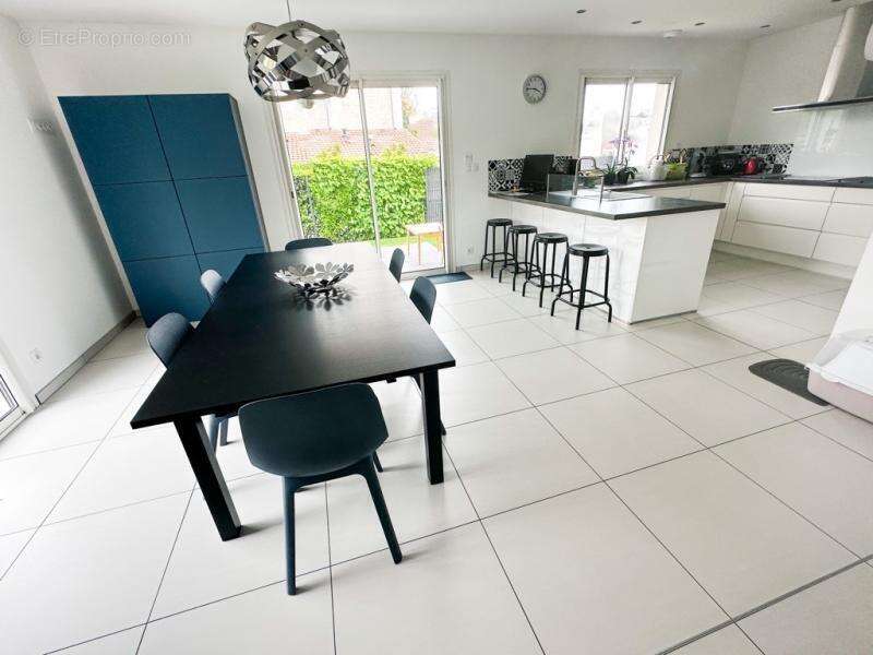 Maison à TOURVILLE-LA-RIVIERE