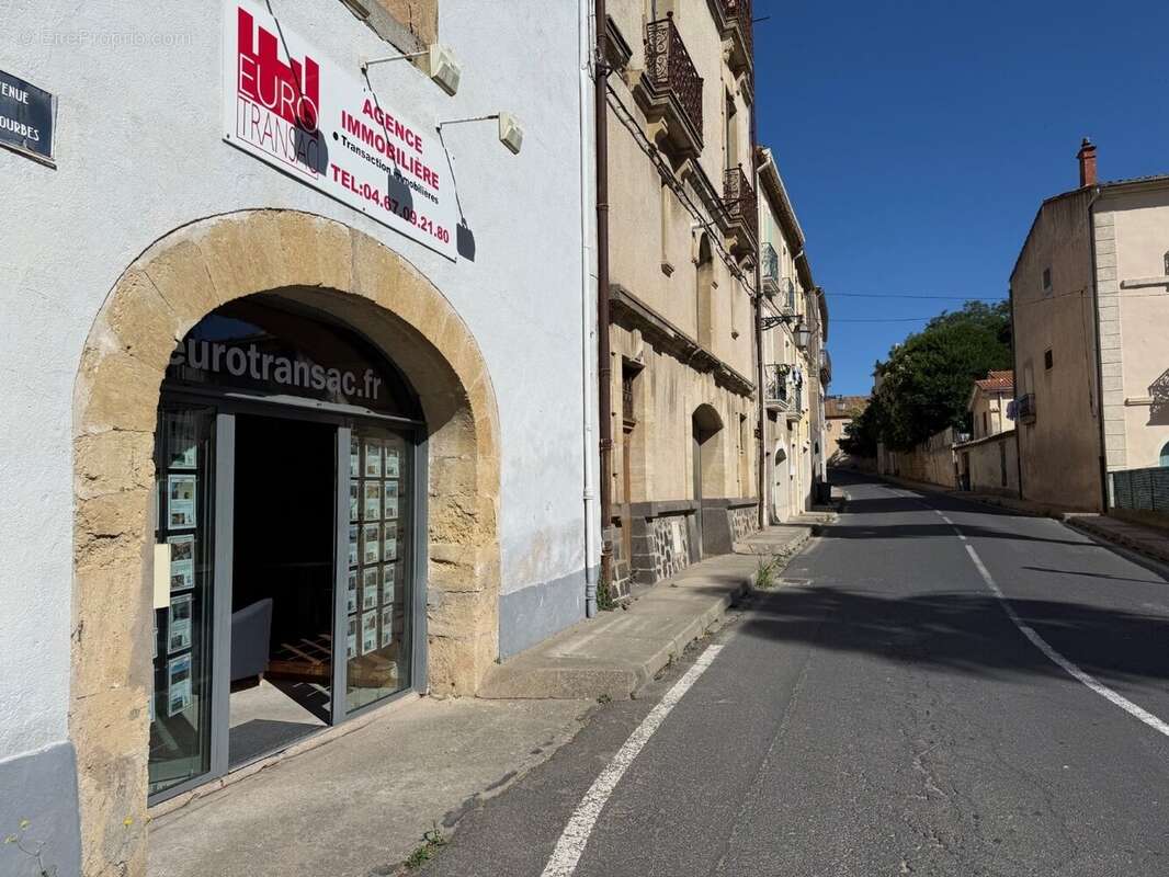 Commerce à NEZIGNAN-L'EVEQUE