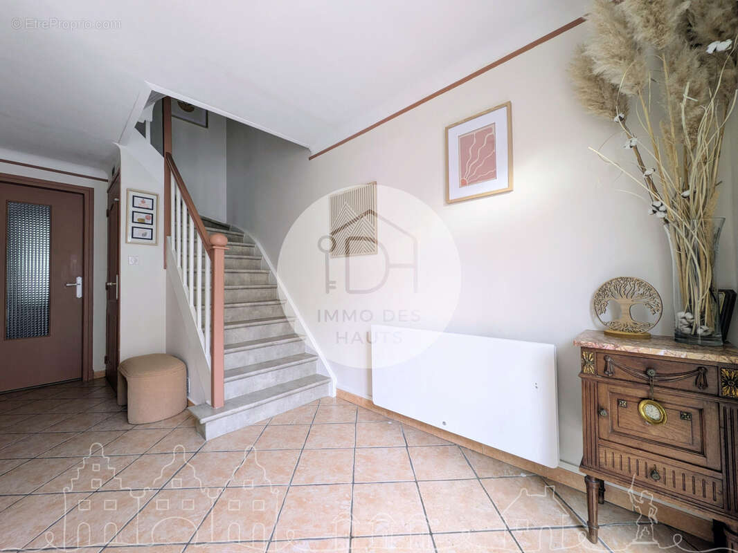 Maison familiale de 87 m2 en parfait état à Téteghem - photo 8
