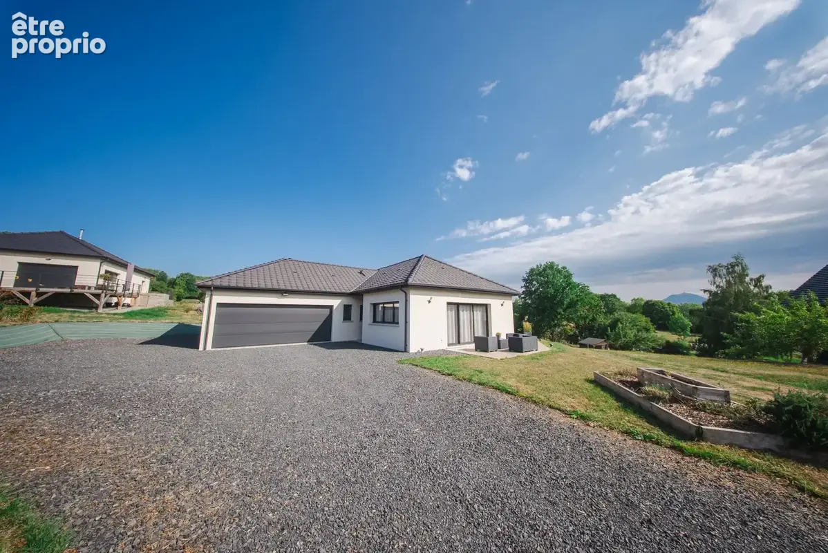 Maison 123 m² à Saint-Bonnet-Pres-Orcival  - photo 3