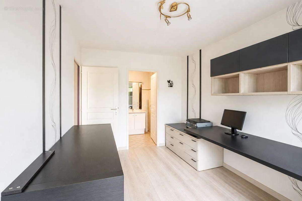 Appartement à SERGY