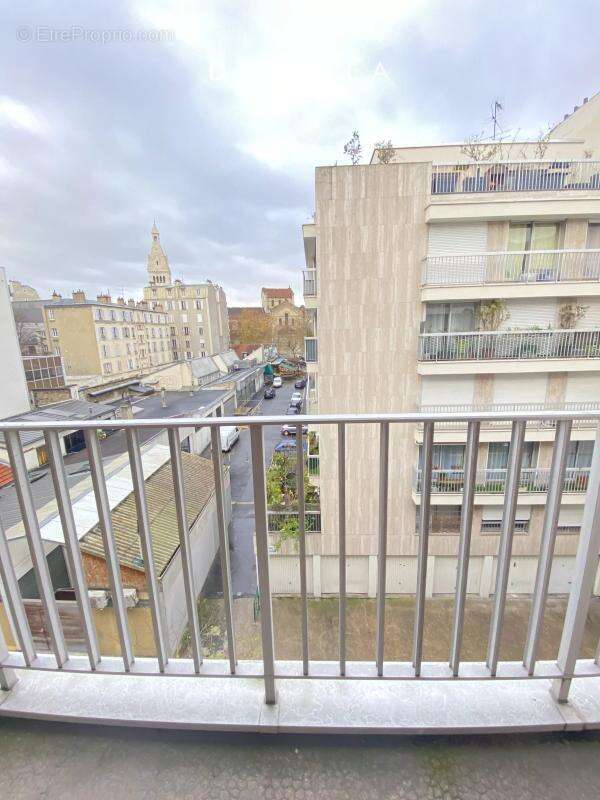 Appartement à PARIS-14E