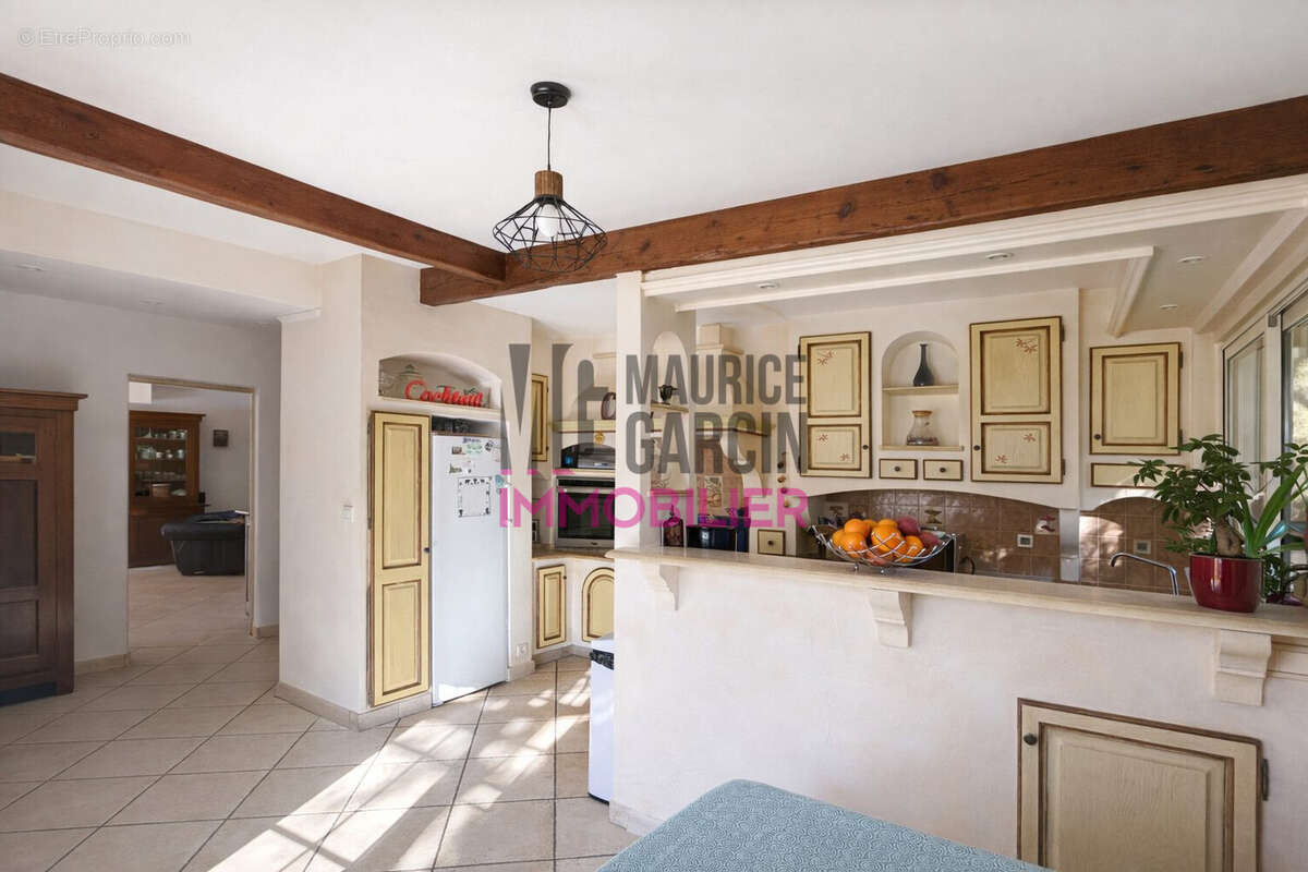 Maison à UCHAUX