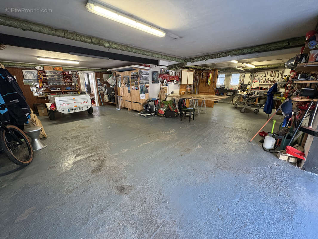 Maison à MONTAIGU-DE-QUERCY