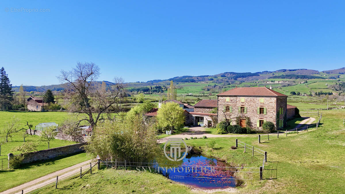 Maison à SAINT-JEAN-SAINT-MAURICE-SUR-LOIRE