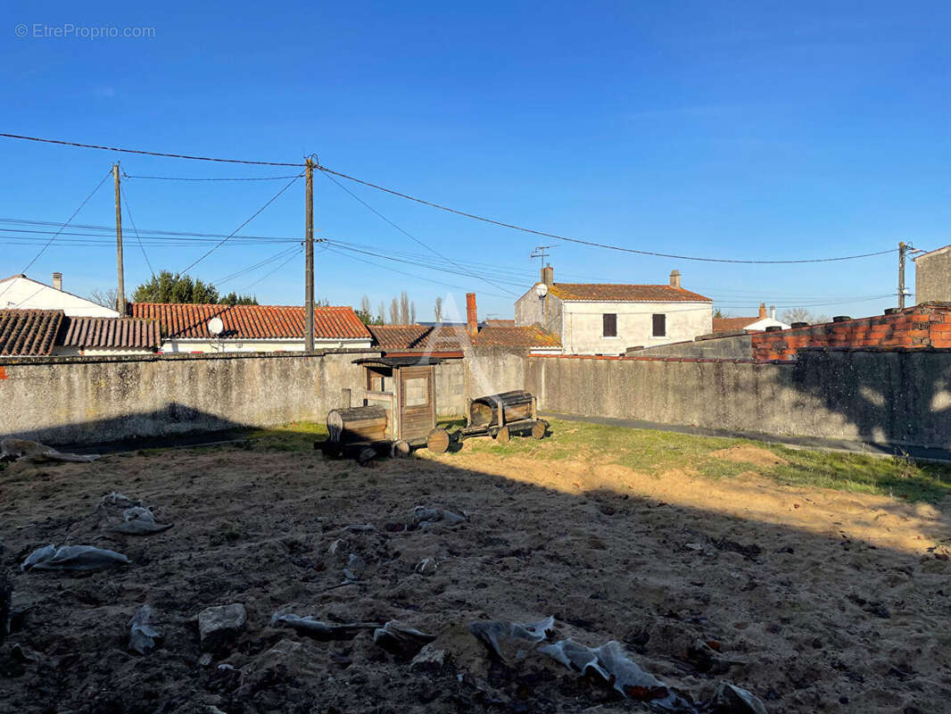 Maison à L'ILE-D'ELLE