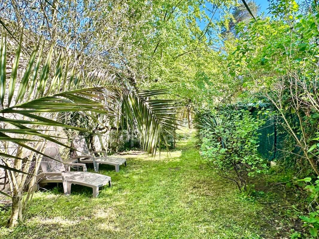 Maison de famille 136 m2 sur Jardin paysager 301 m2 - photo 10