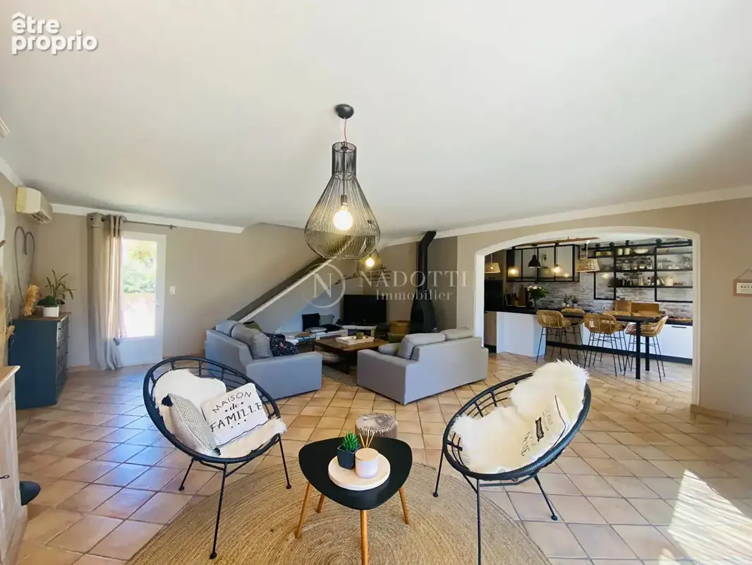 Coup de coeur : Maison  de charme Cheval Blanc 6 pièce(s) 175 m2 - photo 3