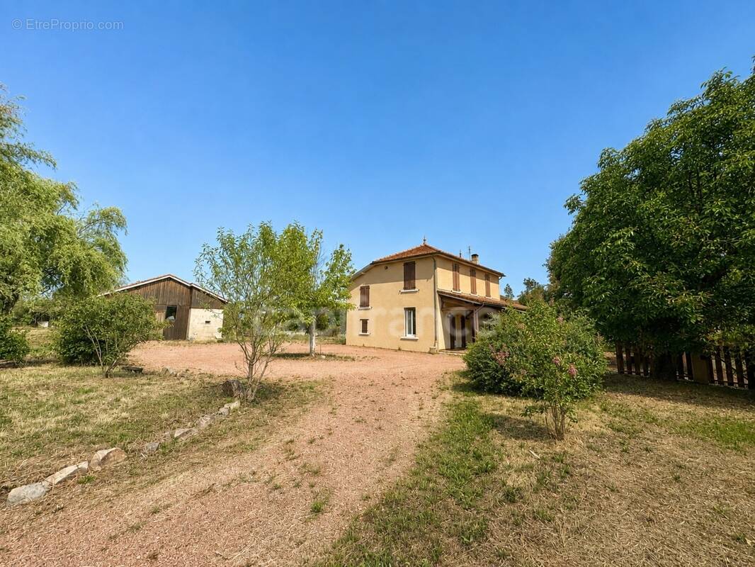 Maison à OUCHES