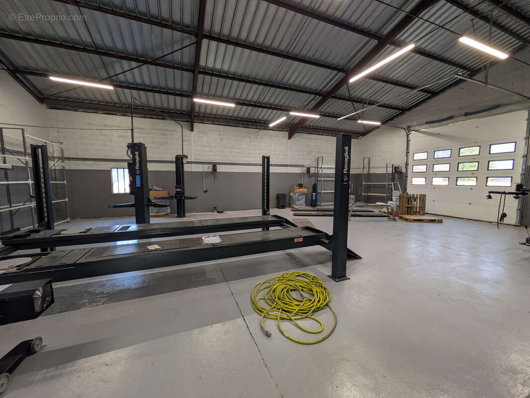 Commerce à L'ISLE-D'ABEAU