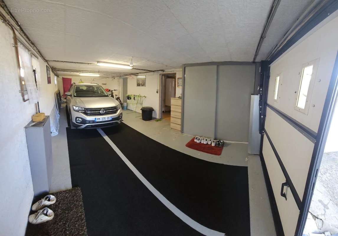 Maison à SAINT-PARIZE-LE-CHATEL