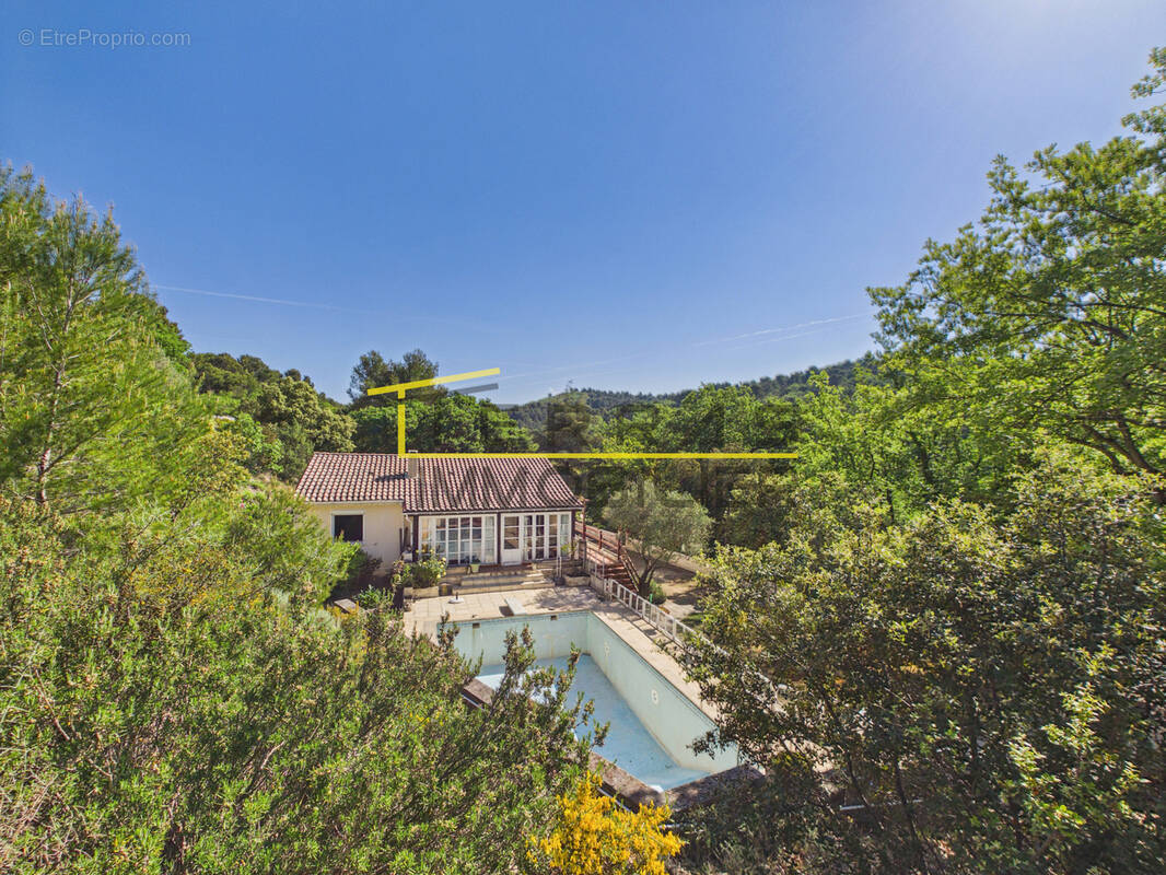 Maison à VALREAS
