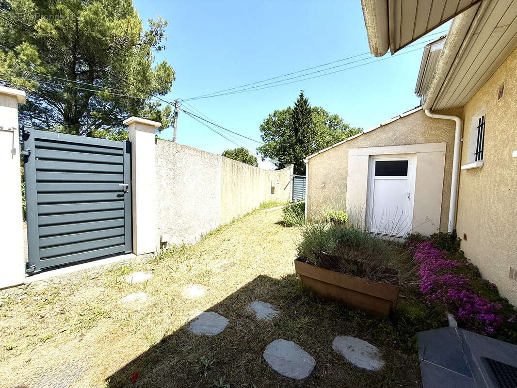 Maison à BOLLENE