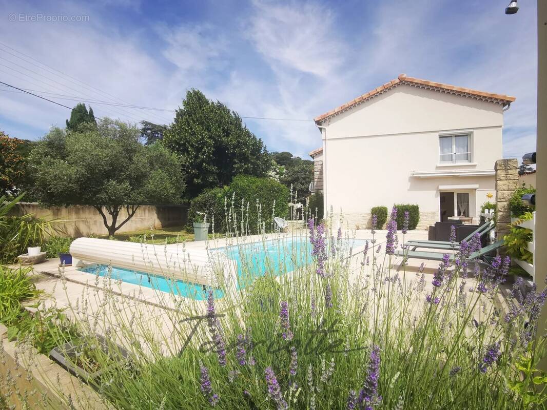 Maison à MONTELIMAR