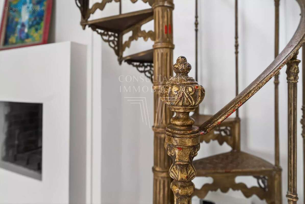 Appartement à PARIS-7E
