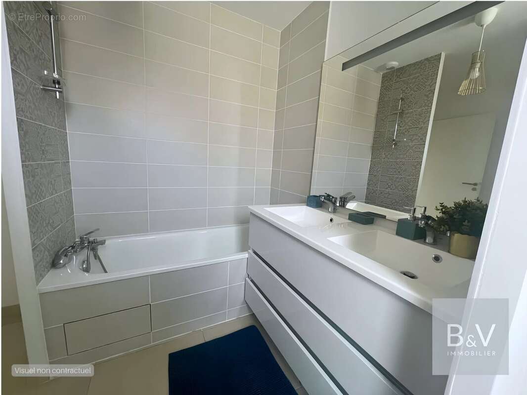 Appartement à CHATEAUNEUF-GRASSE