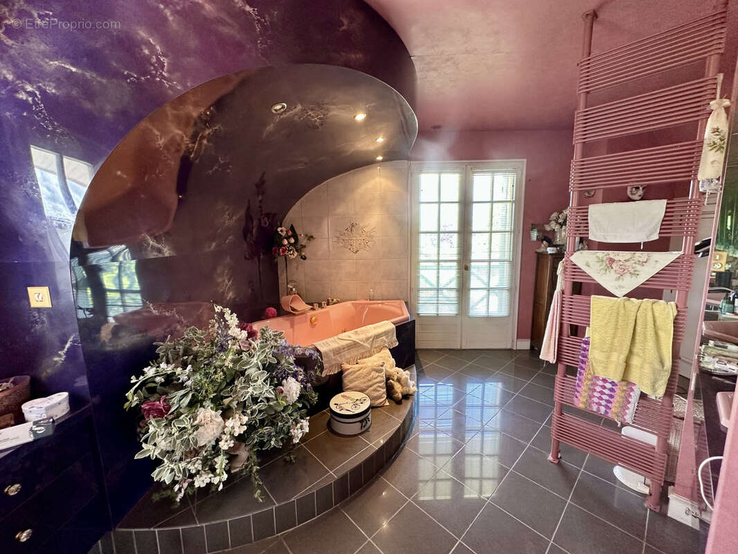 Belle propriété familiale de 220 m2 sur un terrain clos et paysager de 1 785 m2   Bellengreville - photo 17