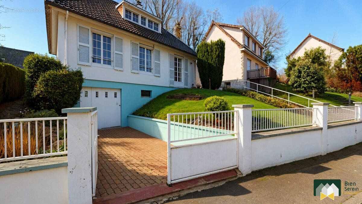 Maison à CHAMPHOL