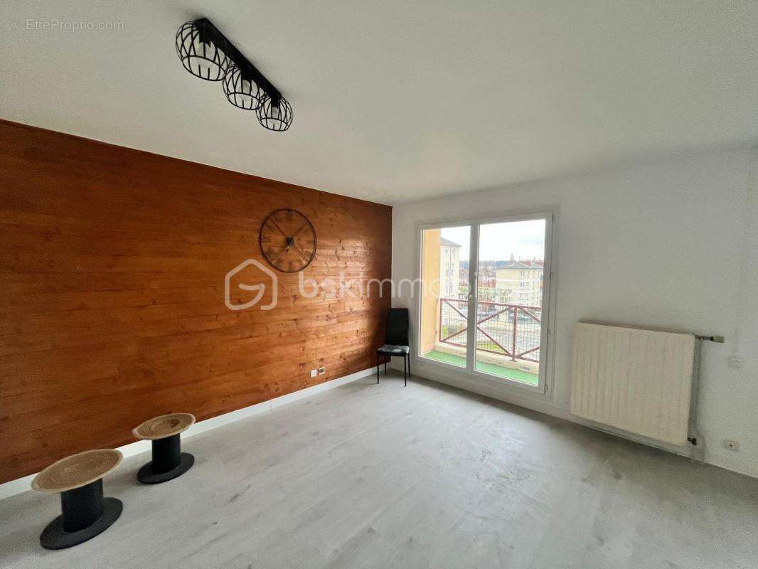 Appartement à CORBEIL-ESSONNES