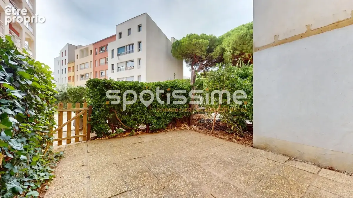 Cap d'Agde  Centre Port  Grand studio cabine en rez-de-jardin avec 22 m² d'extérieur - photo 2