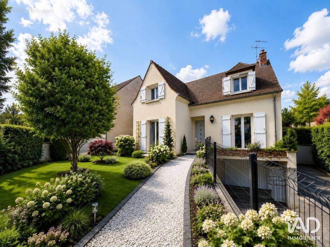 Photo 1 - Maison à CHAMPS-SUR-MARNE