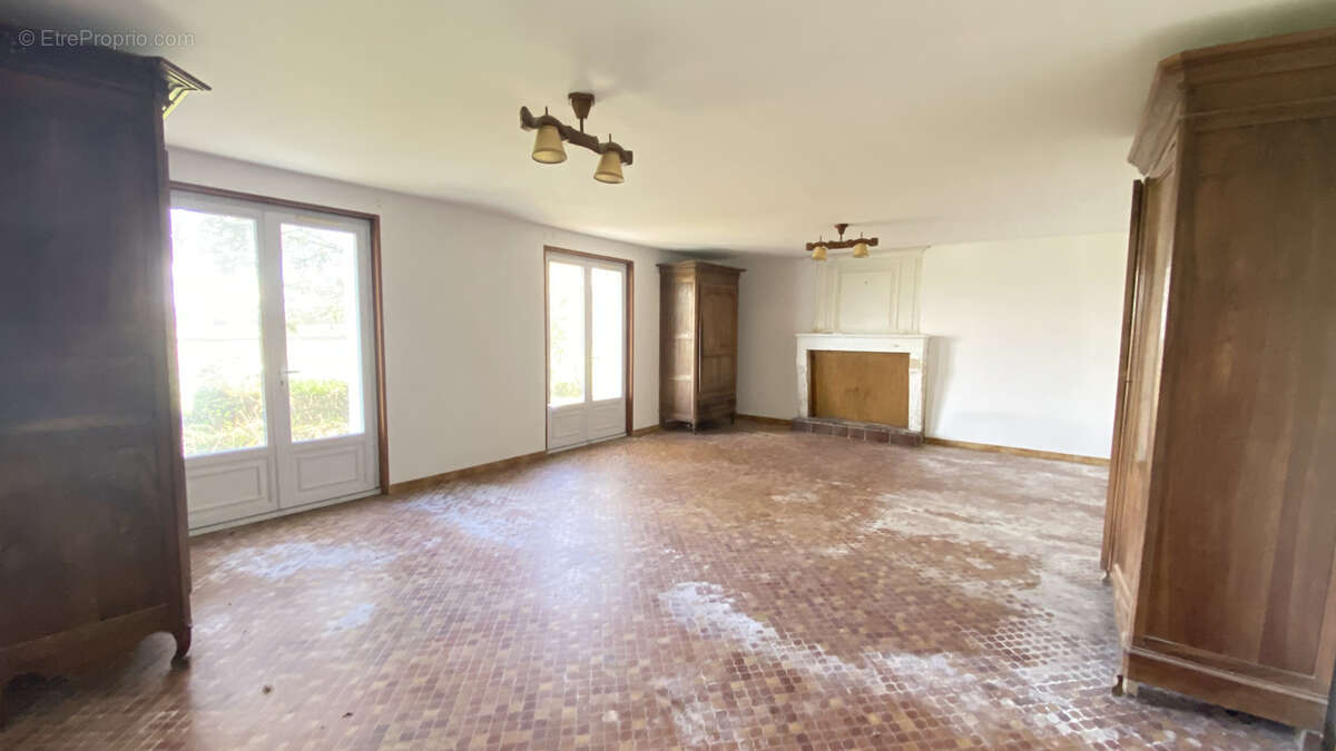 Maison à CHENAC-SAINT-SEURIN-D&#039;UZET