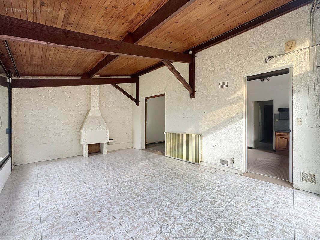 BEGLES A VENDRE  Maison à étage avec jardin et garage - photo 3