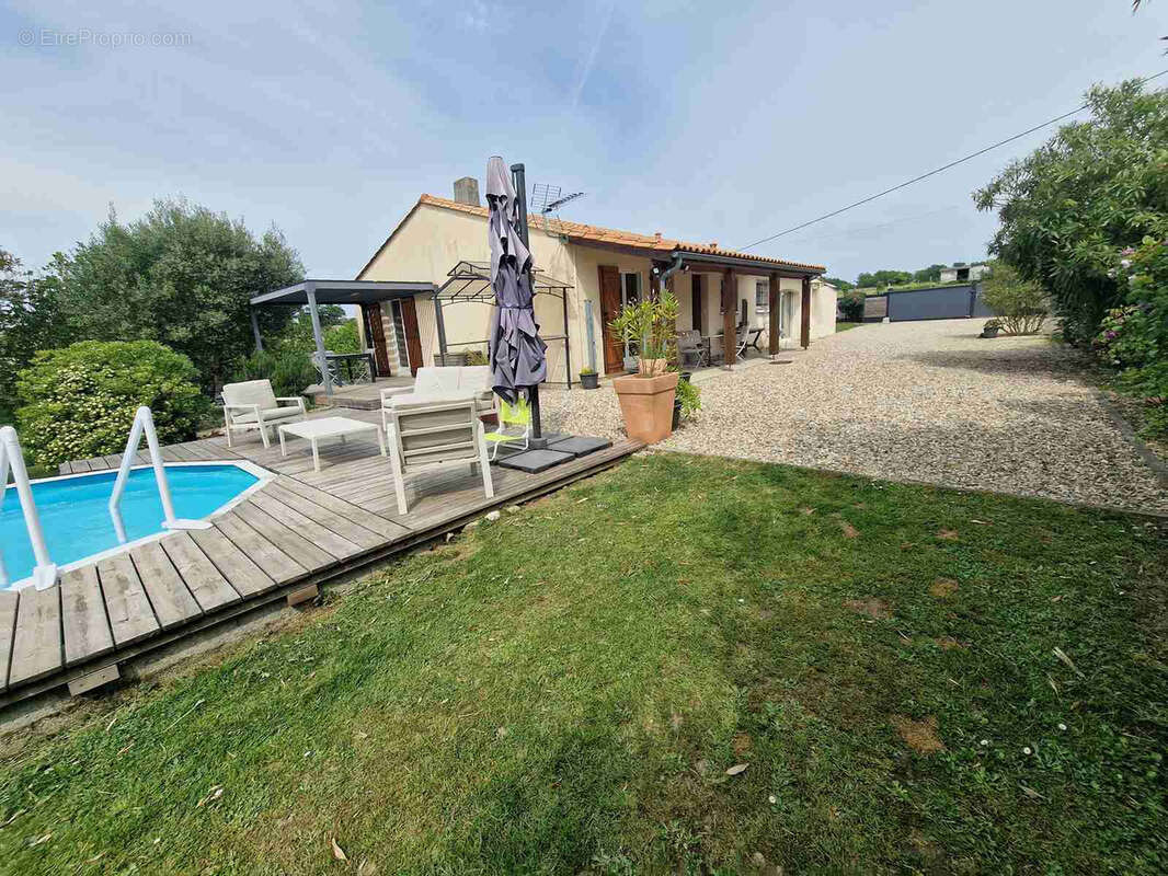 Maison à SAINT-PALAIS