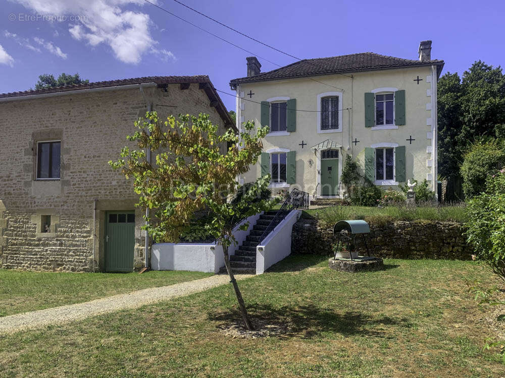 Maison à SAUZE-VAUSSAIS