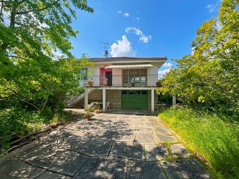 Maison à SAINT-CLAR