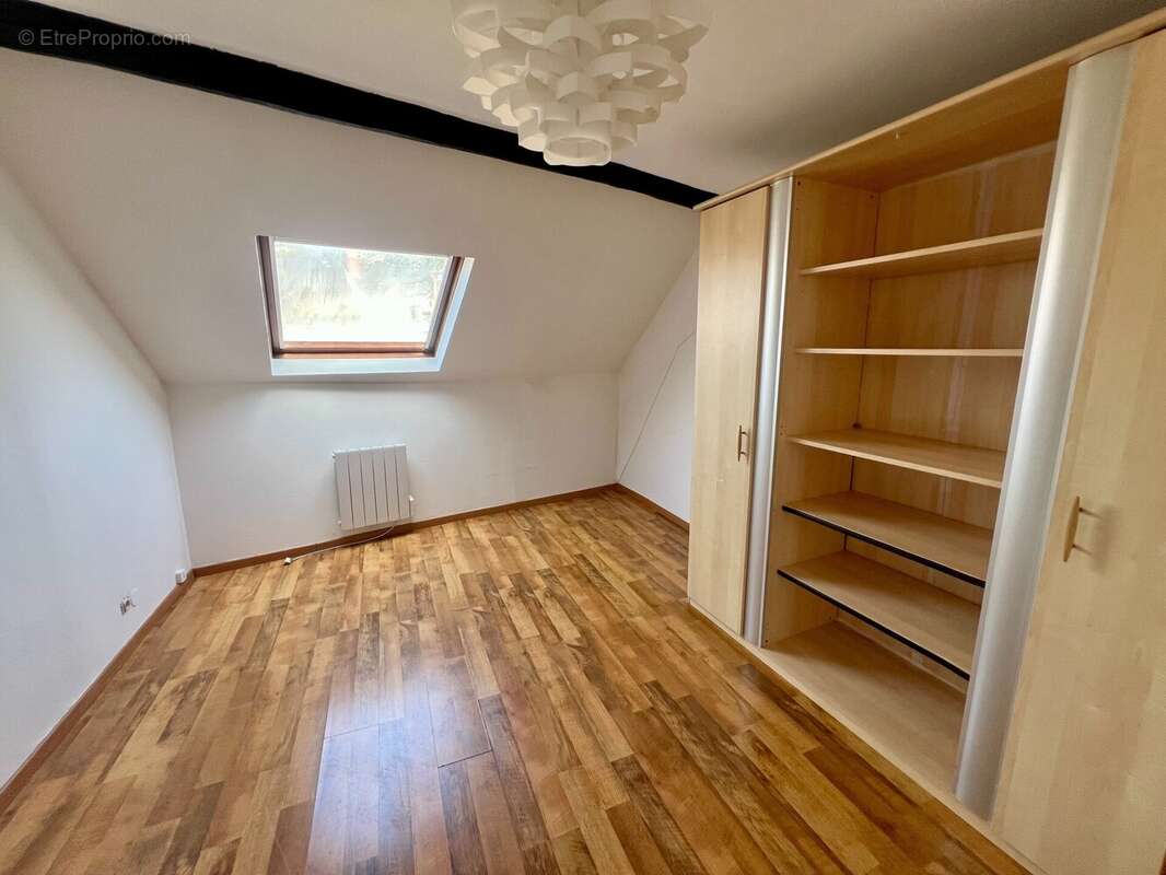 Appartement à BRUYERES-LE-CHATEL